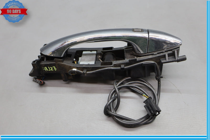 Load image into Gallery viewer, 06-11 Mercedes W219 CLS550 CLS55 Front Right Exterior Door Handle Keyless Go Oem
