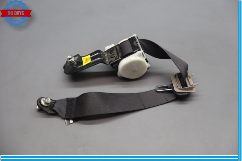 Load image into Gallery viewer, 15-20 Hyundai Genesis Rear Right Side Seat Belt Retractor 89820B1500 Oem
