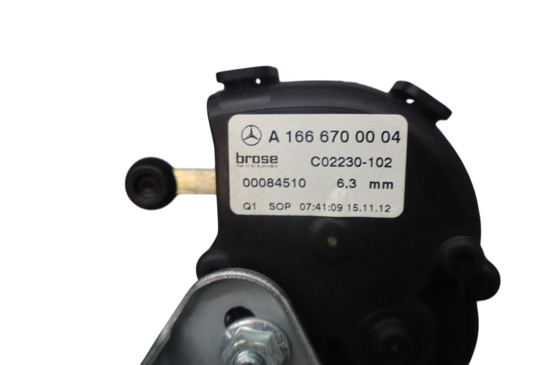Load image into Gallery viewer, 06-19 Mercedes X164 GL450 GLS550 Rear Left Quarter Window Glass Regulator Oem
