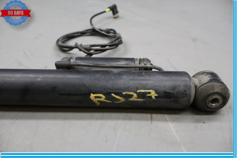 Load image into Gallery viewer, 06-11 Mercedes W219 CLS550 Rear Left or Right Strut Shock Absorber Oem
