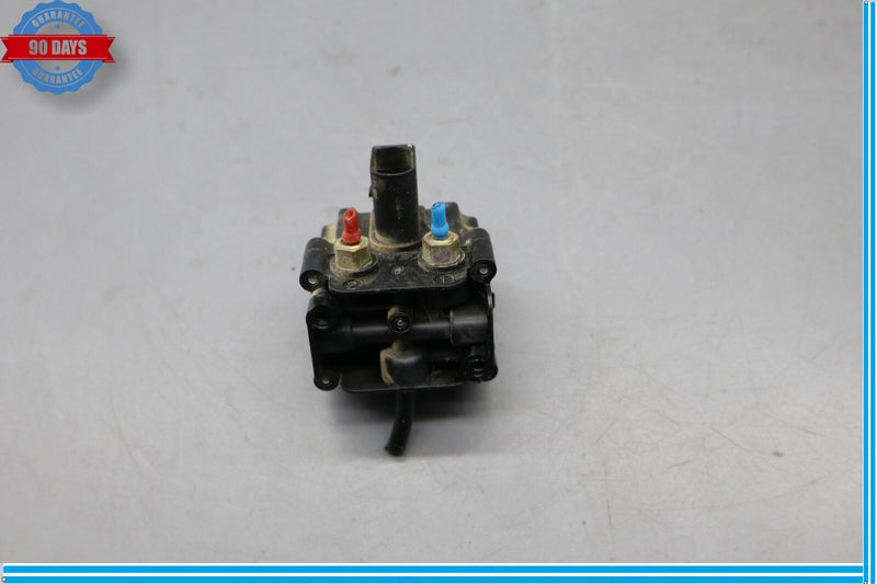 Load image into Gallery viewer, 10-13 BMW  535i GT xDrive Air Suspension Air Transfer Relief Valve Block Oem
