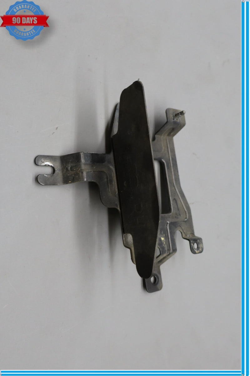 Load image into Gallery viewer, 15-19 Hyundai Genesis G80 Right Side Blind Spot Radar Sensor Bracket Oem
