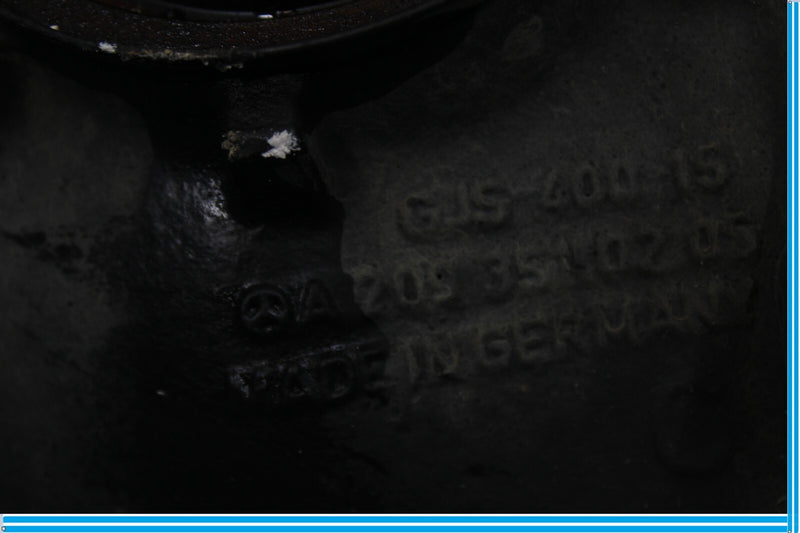 Load image into Gallery viewer, 08-14 Mercedes W204 C250 E350 Rear Differential Diff Axle Carrier Oem
