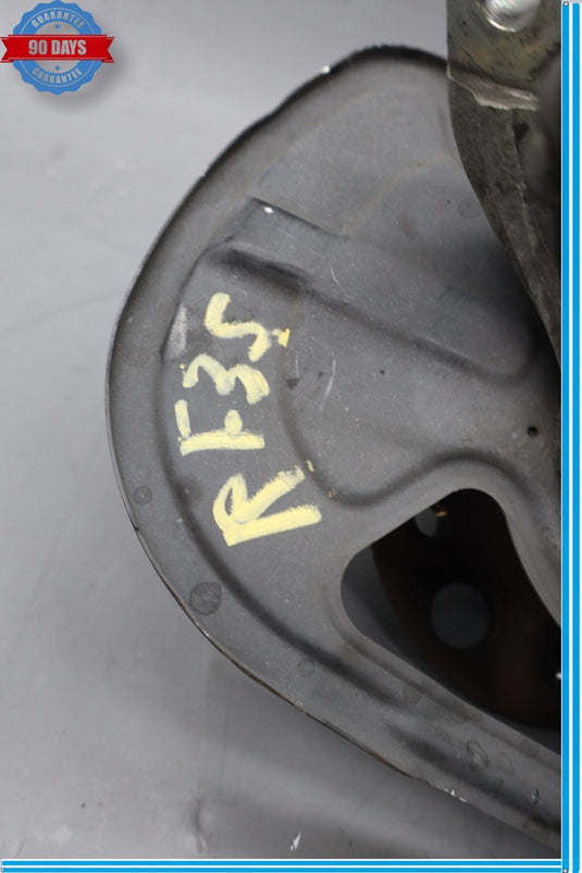 08-20 Mercedes W204 C350 E400 Front Right Side Spindle Knuckle Hub Oem