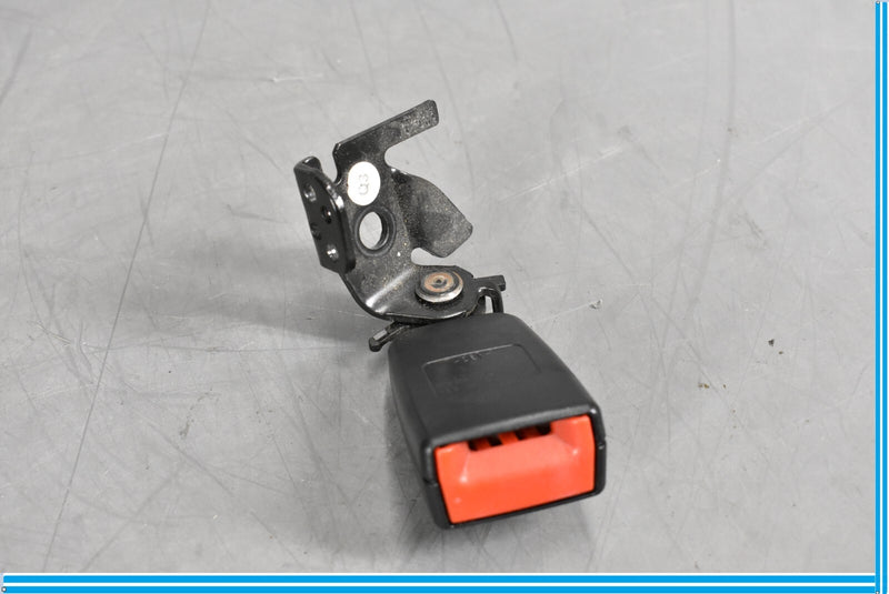 Load image into Gallery viewer, 12-18 Mercedes CLS550 CLS63 W218 Rear Right Side Seat Belt Buckle Oem
