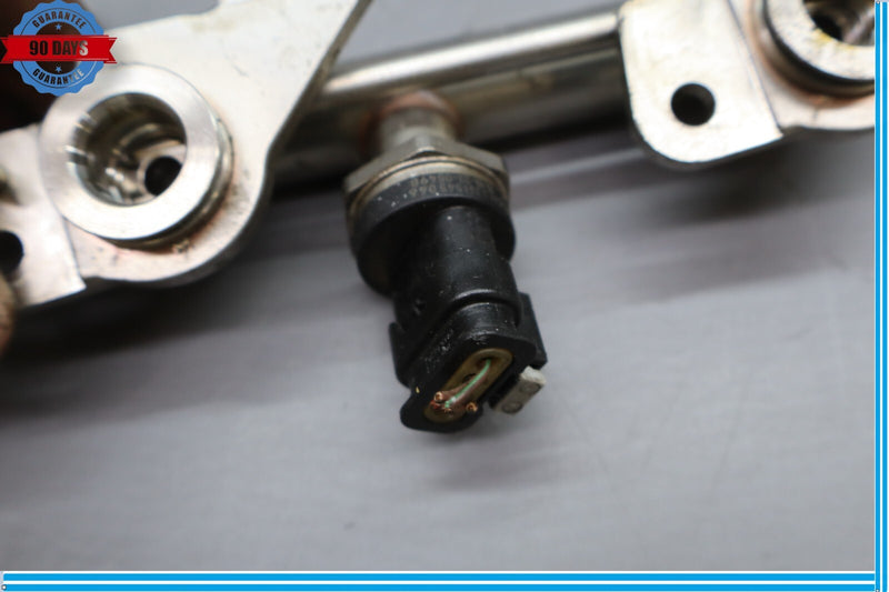 Load image into Gallery viewer, 12-18 Mercedes W218 CLS550 Right Side Fuel Injection Rail Line A2780703495 Oem
