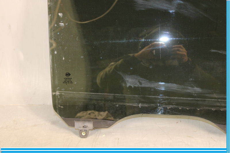 Load image into Gallery viewer, 11-17 Infiniti QX56 QX80 Rear Right Passenger Side Door Window Glass Oem
