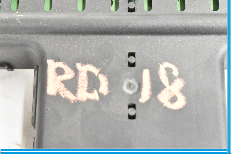 Load image into Gallery viewer, 04-08 Maserati Quattroporte Front Right Passenger Seat Air Valve G3CV20 Oem
