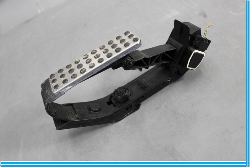 Load image into Gallery viewer, 06-09 Mercedes R230 SL550 SL500 Gas Accelerator Pedal Assembly Oem
