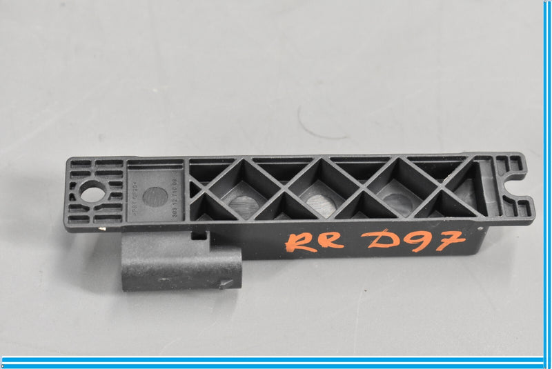 Load image into Gallery viewer, 18-20 Jaguar E-Pace Rear Right Passenger Side Keyless Entry Antenna Oem
