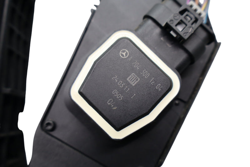 Load image into Gallery viewer, 08-20 Mercedes W212 E550 CLS550 Gas Throttle Pedal Accelerator A2043001204 Oem
