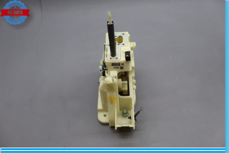Load image into Gallery viewer, 15-17 Hyundai Genesis G80 Automatic Gear Shifter Floor Selector Assembly Oem
