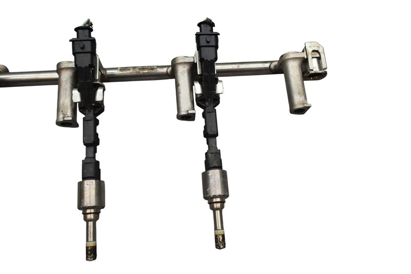 Load image into Gallery viewer, 10-14 Land Rover Range Rover Sport Left Side Fuel Injection Rail Line Oem

