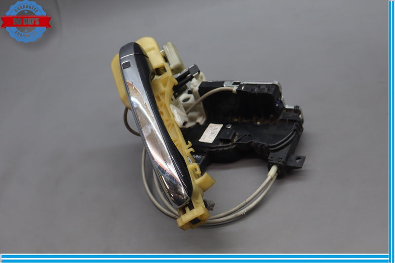 Load image into Gallery viewer, 11-16 Hyundai Equus SIG Rear Left Driver Side Exterior Door Handle W/ Lock Oem
