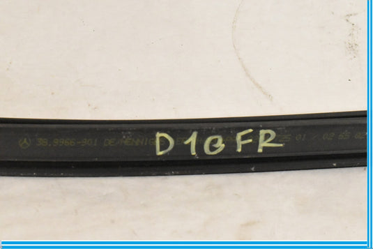 MERCEDES C300 W204 FRONT RIGHT DOOR WINDOW BELT WEATHERSTRIP SEAL OEM 2008-14