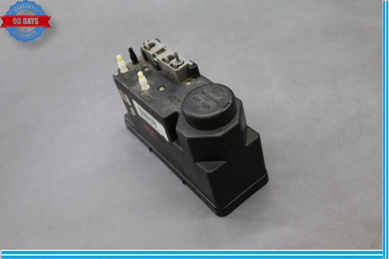 Load image into Gallery viewer, 98-02 Mercedes  R129 SL500 Central Door Locking Vacuum Pump 1298001748 Oem
