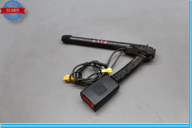 Load image into Gallery viewer, 07-09 Mercedes CLS550 W219 Front Right Side Seat Belt Buckle Black Oem
