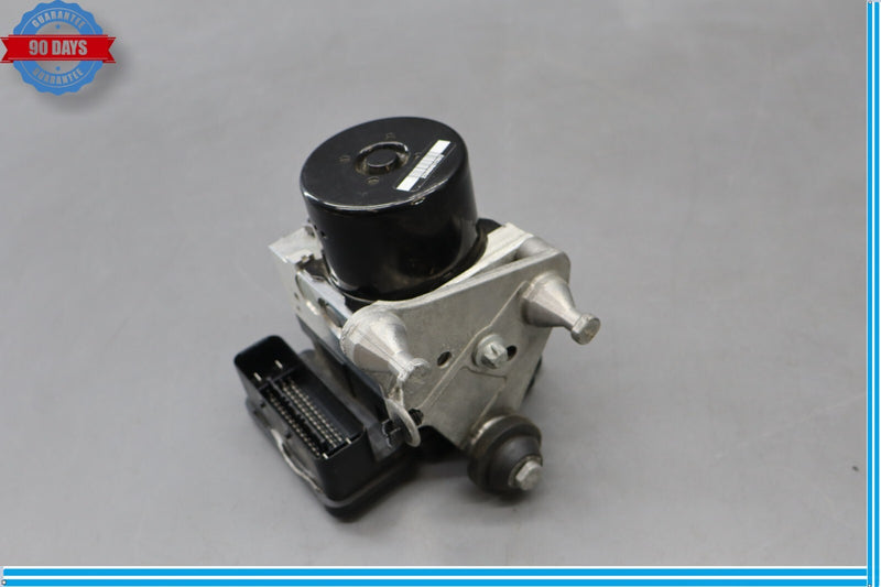 Load image into Gallery viewer, 12-15 Mercedes W204 C250 ABS Anti Brake Pump Control Module Unit 1729011102 Oem
