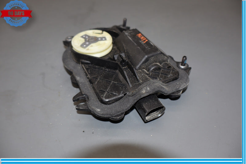 Load image into Gallery viewer, 03-12 Bentley Continental Flying Spur Rear Left Side Door Lock Soft Actuator Oem
