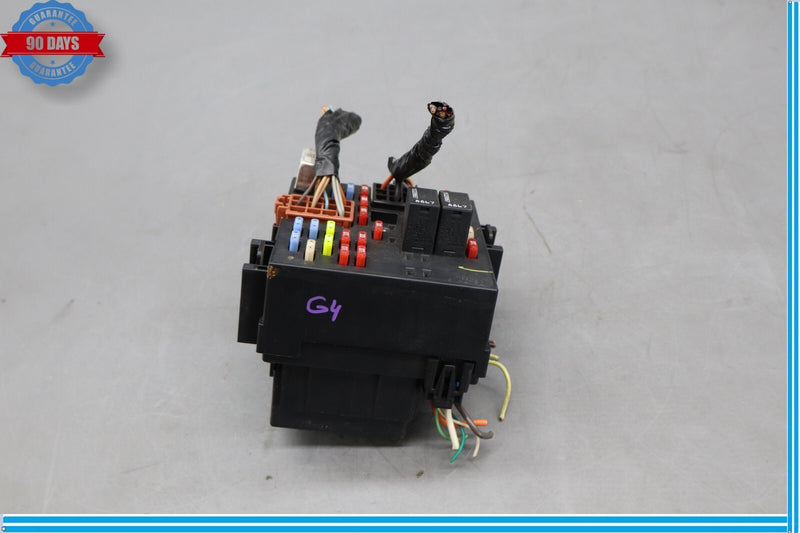 Load image into Gallery viewer, 03-07 HUMMER H2 Turn Signal Lamp Fuse Box Relay Junction Block  W/ Bracket Oem
