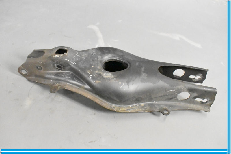 Load image into Gallery viewer, 12-18 Mercedes CLS550 CLS63 W218 Rear Right Lower Spring Seat Control Arm Oem
