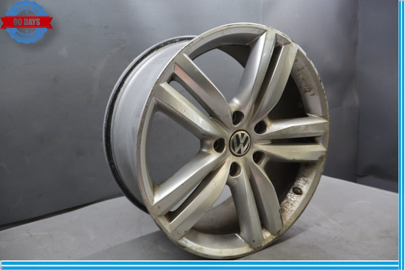Load image into Gallery viewer, 11-16 Volkswagen VW Touareg 20" 9x20H2 ET57 Alloy Wheel Rim 5-Twin Spoke R20 Oem
