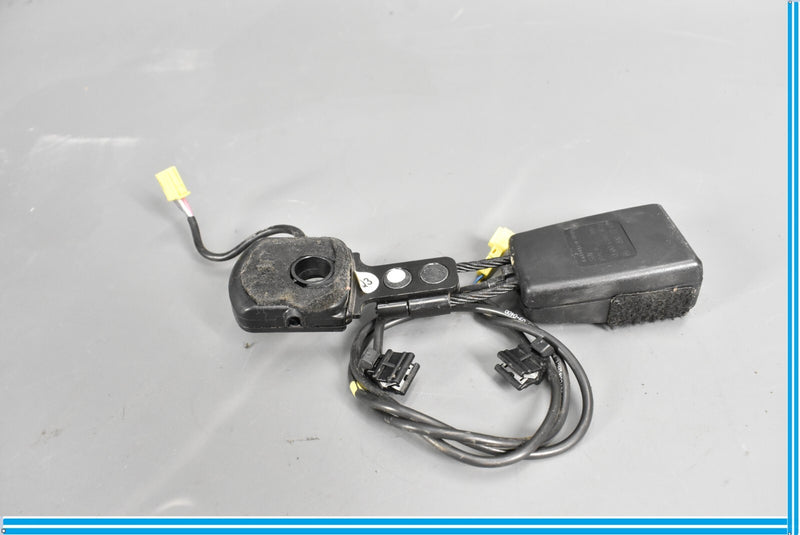 Load image into Gallery viewer, 10-17 Mercedes E550 E350 W207 Front Right Seat Belt Buckle Coupe A2078600269 Oem

