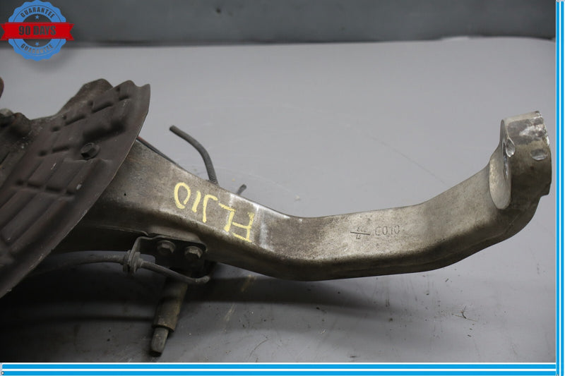 Load image into Gallery viewer, 14-17 Maserati Ghibli M157 Rear Left Driver Side Spindle Knuckle Hub Oem
