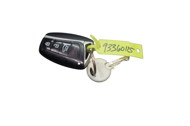 Load image into Gallery viewer, 15-16 Hyundai Genesis Smart Keyless Proximity Remote Fob 4-Button 95440B1210 Oem
