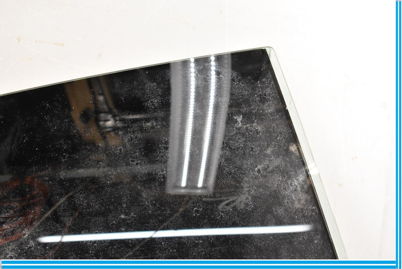 Load image into Gallery viewer, 10-13 Mercedes E350 E550 Rear Right Passenger Side Door Auto Window Glass Oem
