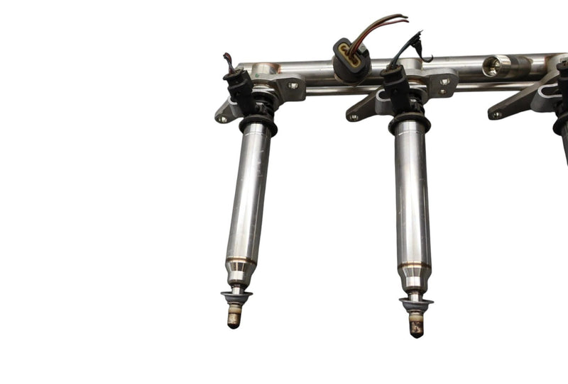 Load image into Gallery viewer, 12-18 Mercedes CLS550 W218 Right Side Fuel Injection Rail Line w/ Injectors Oem
