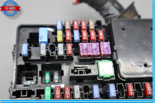 18-21 Buick Enclave Engine Motor Fuse Relay Junction Box Module Oem