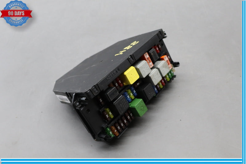 Load image into Gallery viewer, 10-16 Mercedes CLS550 W218 Front SAM Module Relay Fuse Box A2129025405 Oem
