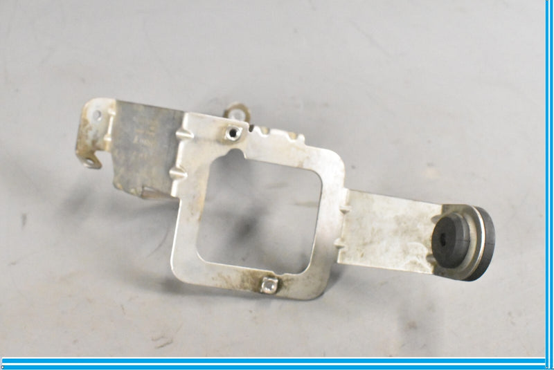 Load image into Gallery viewer, PORSCHE CAYENNE FRONT LEFT DRIVER SIDE MOUNT SUPPORT BRACKET OEM 2011 - 2018
