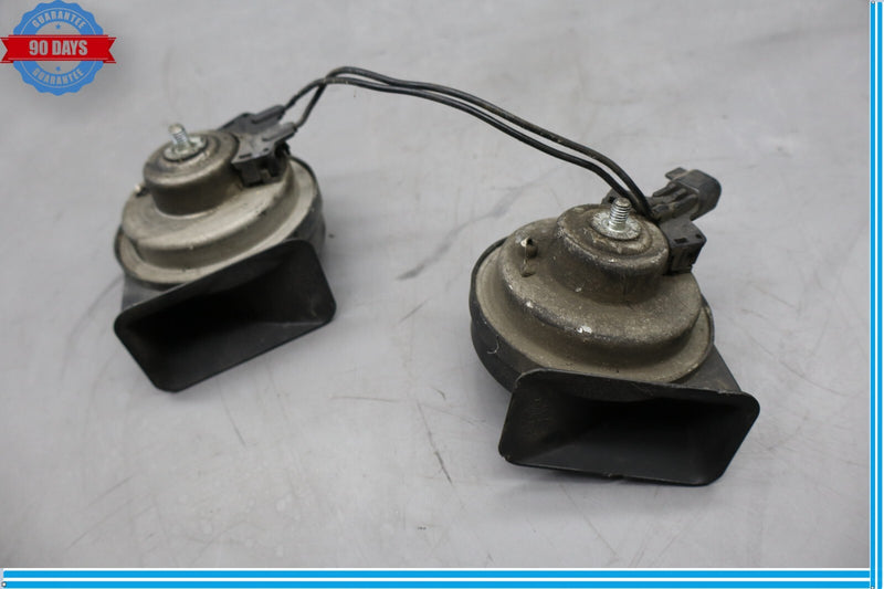 Load image into Gallery viewer, 04-09 Cadillac XLR Left &amp; Right Side High &amp; Low Tone Horn Signal Oem
