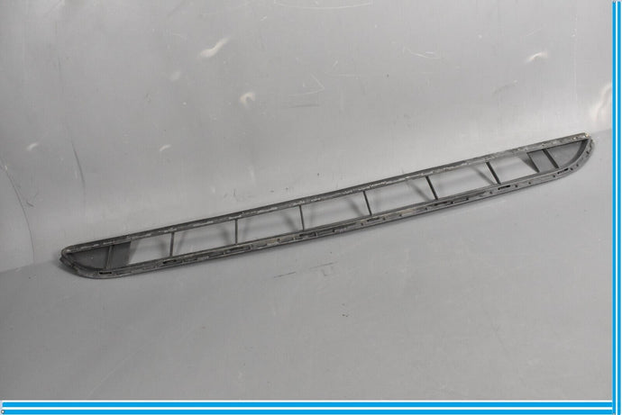 11-14 Volkswagen VW Touareg Front Lower Center Bumper Grille Grill Oem