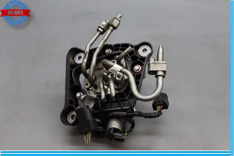 Load image into Gallery viewer, 09-12 BMW 750i 750Li Dynamic Drive Suspension Hydraulic Valve Block Oem
