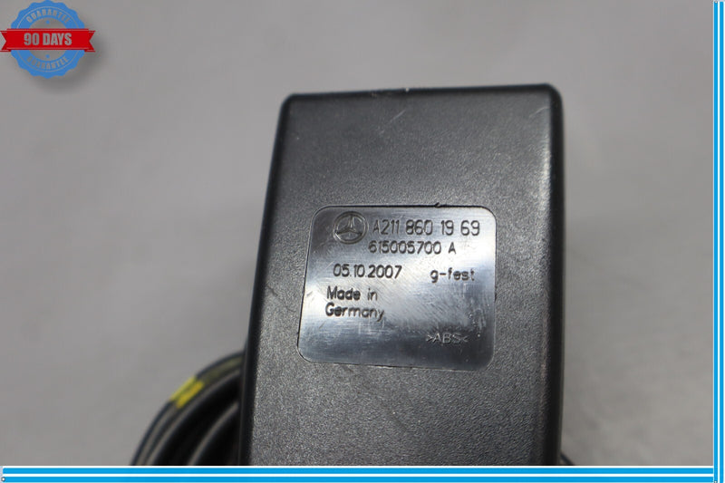 Load image into Gallery viewer, 07-09 Mercedes CLS550 W219 Front Left Side Seat Belt Buckle A2118601969 Oem
