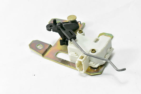 2004-2007 VOLKSWAGEN TOUAREG REAR TRUNK LOCK ACTUATOR J1843