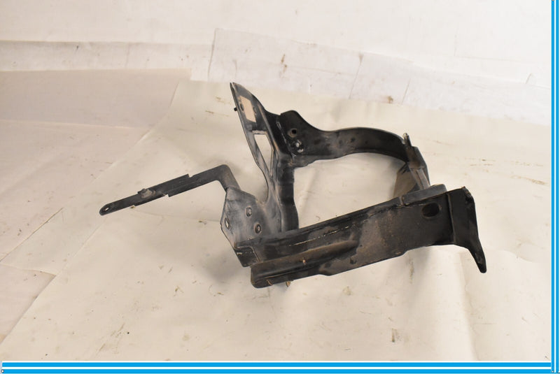 Load image into Gallery viewer, 00-06 Mercedes CL500 CL600 W215 Right Passenger Headlight Mounting Bracket Oem
