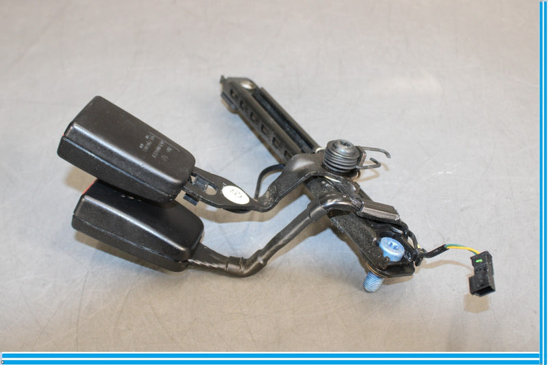Load image into Gallery viewer, 07-13 Mercedes S550 S600 S400 Rear Right Passenger Side Seat Belt Buckle Oem
