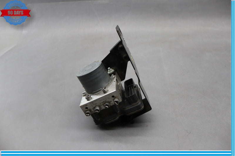 Load image into Gallery viewer, 17-20 Maserati Ghibli 3.0L ABS Anti Lock Brake Pump Module 670106615 Oem
