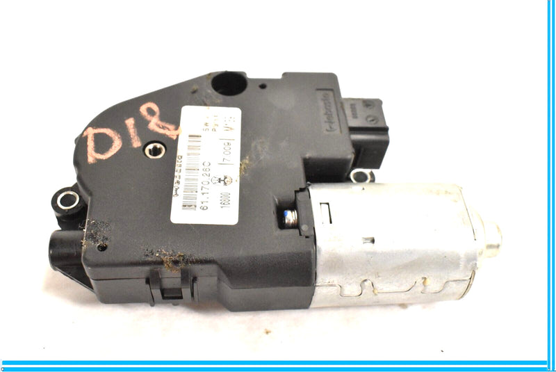 Load image into Gallery viewer, 03-12 Maserati Quattroporte M139 Sunroof Sun Roof Motor 6117026C Oem
