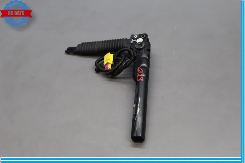 Load image into Gallery viewer, 11-16 Hyundai Equus Front Left Driver Side Seat Belt 888313N50 Oem
