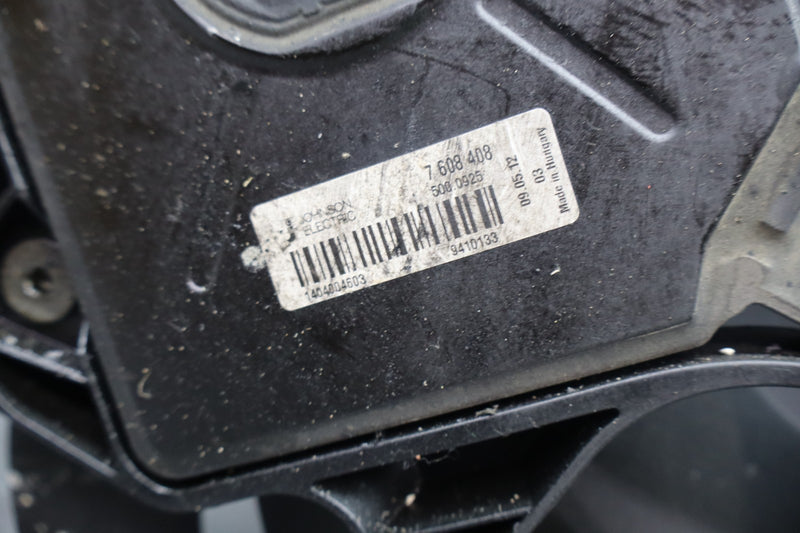 Load image into Gallery viewer, 12-18 BMW 320i 328i F30 Front Radiator Cooling Fan Shroud Assembly 7640511 Oem
