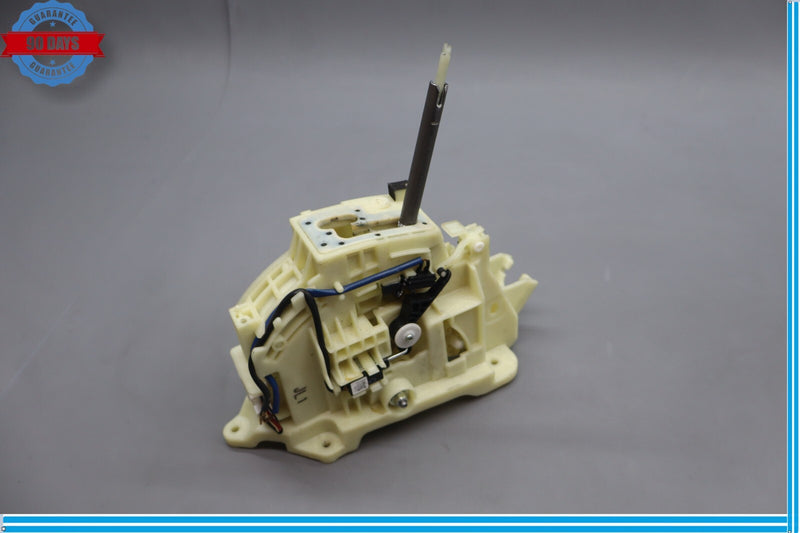 Load image into Gallery viewer, 15-17 Hyundai Genesis G80 Automatic Gear Shifter Floor Selector Assembly Oem
