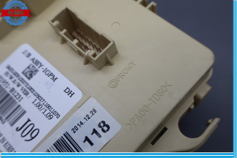 Load image into Gallery viewer, 2015 Hyundai Genesis SIG Dash Fuse Relay Junction Box Fusebox Block Oem
