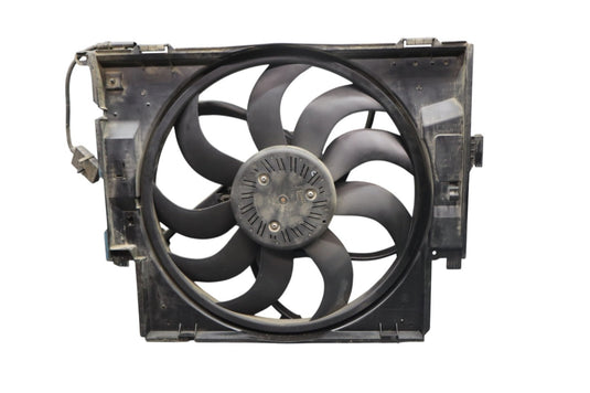 12-18 BMW 320i 328i F30 Front Radiator Cooling Fan Shroud Assembly 7640511 Oem