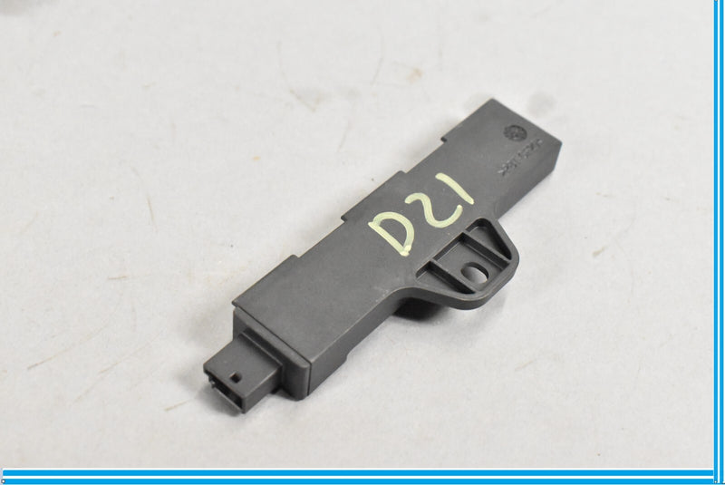 Load image into Gallery viewer, 09-19 BMW 750Li 750i F01 F02 F07 F10 Keyless Entry Antenna 65209220832 Oem
