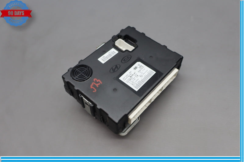 Load image into Gallery viewer, 11-13 Hyundai Equus SIG Body Control Module BCM Unit 95400-3N101 Oem
